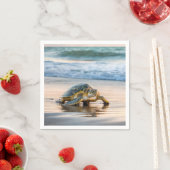 Serviette En Papier Tortue Marchant Sur Le Sable De Plage Humide (En situation)