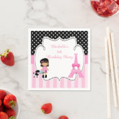 Serviette En Papier Tour Eiffel Fille Africaine Américaine (En situation)