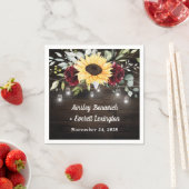 Serviette En Papier Tournesol et rose rouge bordeaux Mariage rustique (En situation)