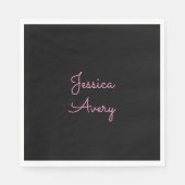 Serviette En Papier Tout nom | Script rose modifiable Cool sur noir (Devant)