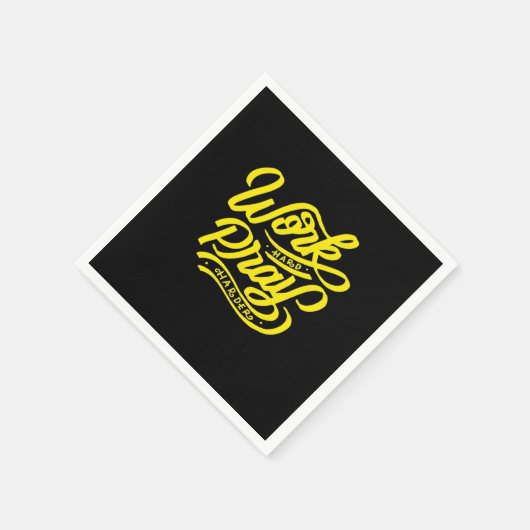 Serviette En Papier Travailler dur Jouer si dur mème - Fête du Travail (Coin)