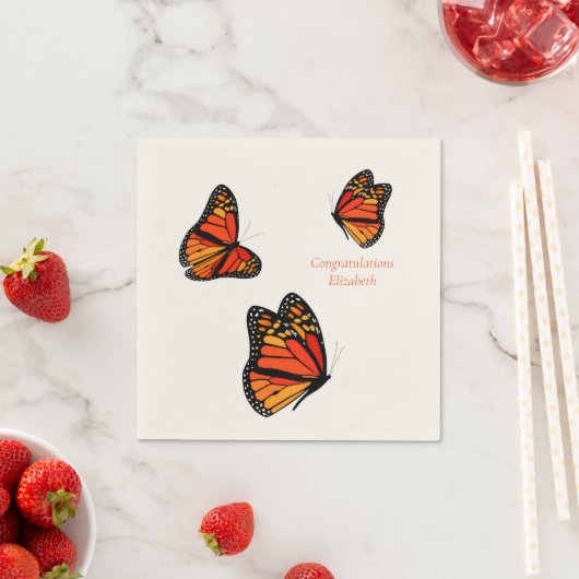 Serviette En Papier trois papillons Monarch message personnalisé (En situation)