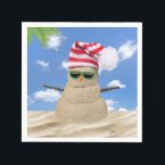Serviette En Papier Tropical Christmas Sand Snowman<br><div class="desc">Sable de Noël tropical bonhomme de neige avec casquette rayé rouge et blanc et lunettes de soleil vert sur le sable.</div>