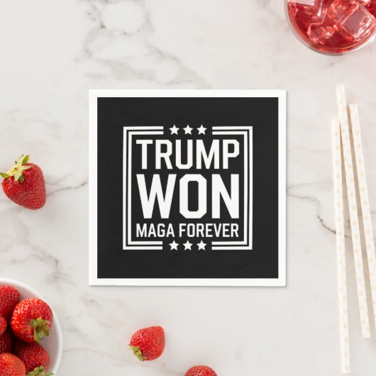 Serviette En Papier Trump a gagné la 47e élection présidentielle améri (En situation)