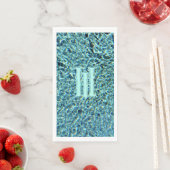 Serviette En Papier Turquoise bleu d'Aqua étincelante avec Monogramme (En situation)