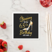 Serviette En Papier Un pas dans mon 65e anniversaire femmes talons hau (En situation)