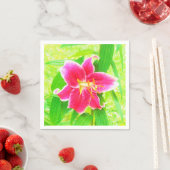 Serviette En Papier Un stargazer rose assez profond Lily sur Lime Gree (En situation)