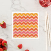 Serviette En Papier Vagues de style rétro Motif en rose, orange et rou (En situation)