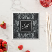 Serviette En Papier Verre en mosaïque gris foncé Monogramme (En situation)