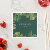 Serviette En Papier Vert émeraude Élégante végétation rustique feuille (En situation)