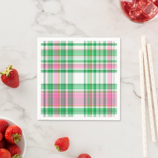 Serviette En Papier Vert émeraude, Rose Chaud, Madras blanc Preppy Pla (En situation)