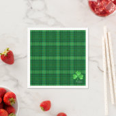Serviette En Papier Vert Plaid Avec Shamrock (En situation)