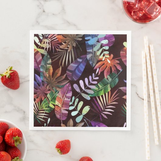 Serviette En Papier Vibrant Dark Tropical Leaf Pattern Paper Napkin (En situation)