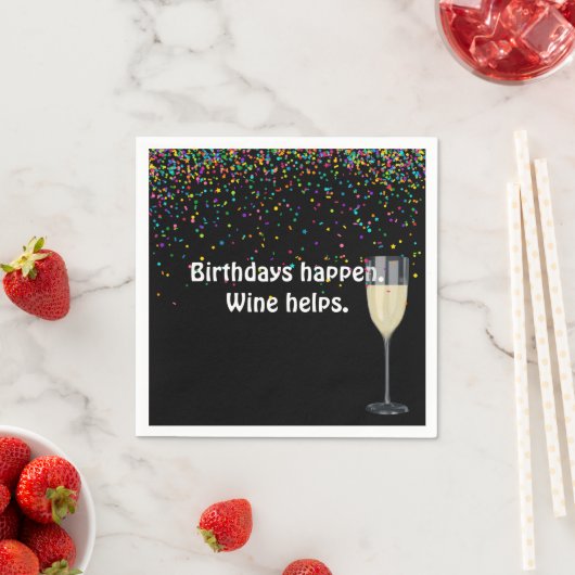 Serviette En Papier vin blanc et confetti d'anniversaire (En situation)