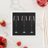 Serviette En Papier Vins avec vin rouge sur noir (En situation)