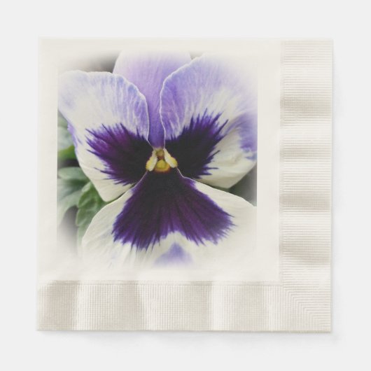 Serviette En Papier violet profond sur blanc (Devant)