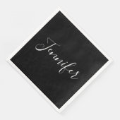 Serviette En Papier Votre nom | Élégant script blanc sur noir (Coin)