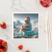 Serviette En Papier Walrus porte un chapeau de Père Noël (En situation)