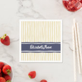 Serviette En Papier Wavy Painterly Stripes Navy and Cream With Name (En situation)