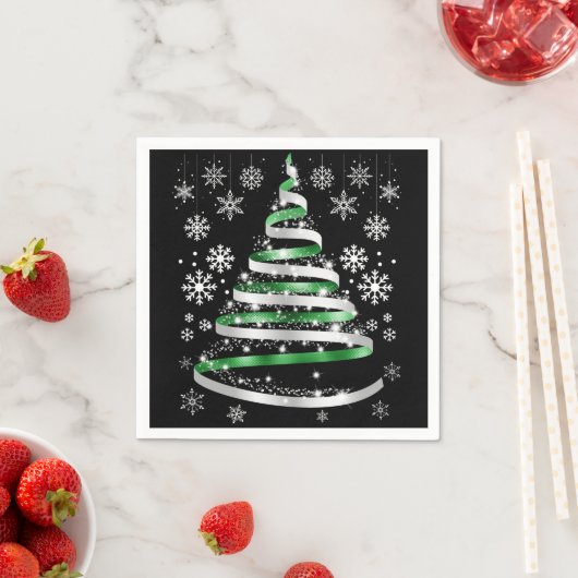 Serviette En Papier White Snowflake Silver Green Ribbon Christmas Tree (En situation)