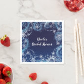 Serviette En Papier Winter Wonderland Blue & White Sparkies Snowflakes (En situation)