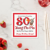 Serviette En Papier Yung No Mo 80e anniversaire (En situation)