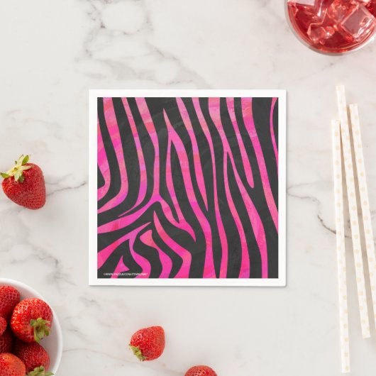 Serviette En Papier Zebra noir et rose chaud (En situation)
