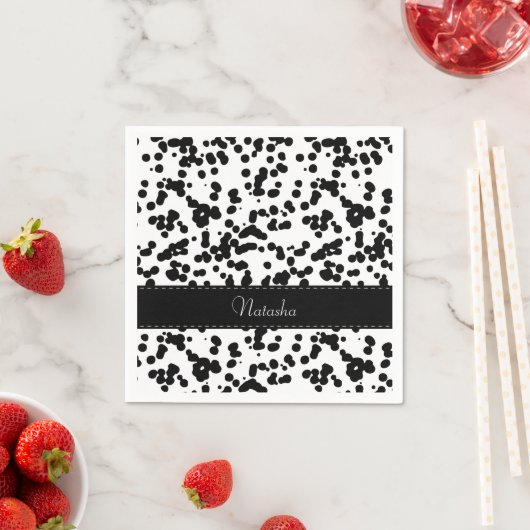 Serviette En Papier Zones dalmatiennes noires et blanches (En situation)