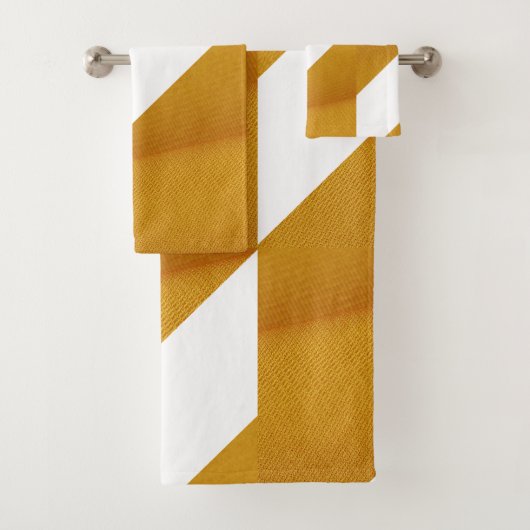 Serviette géométrique jaune et blanche foncée (En situation)