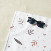 Serviette minimaliste de plage Motif Feuille (En situation)