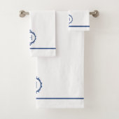 Serviette Monogramme bleu et blanc de Chelsea (En situation)