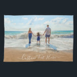 Serviette personnalisée photo et texte<br><div class="desc">Serviettes de cuisine personnalisées - Unique votre propre design - Famille personnalisée / Amis ou Cadeau personnel - Ajouter votre texte et votre photo - Redimensionnez et déplacez des éléments avec l'outil de personnalisation! Choisissez des polices / taille / couleur - Bonne chance - Soyez heureux :)</div>