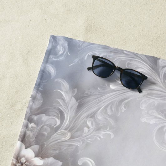 Serviette Plage Florale Blanche (En situation)