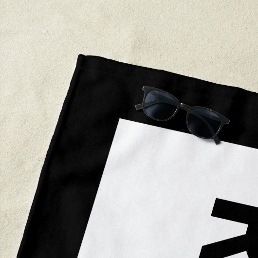 Serviette White Black Beach réservée (En situation)