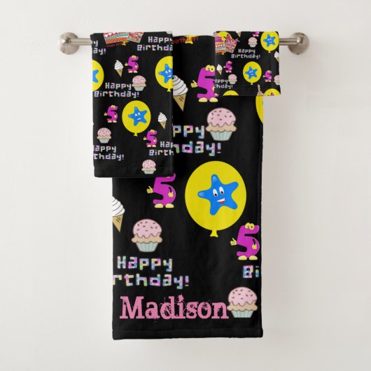 Serviettes, #5 Joyeux 5e Anniversaire Noir (En situation)