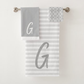 Serviettes de bain grises et Monogrammes