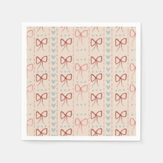 Serviettes en papier à nœuds délicats et cœurs