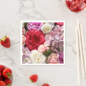 Serviettes en papier floral avec roses et hydrange (En situation)