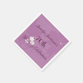 Serviettes en papier floral violet, fête du 70e an (Coin)