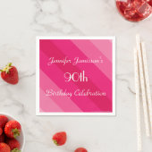 Serviettes en papier rayé rose, fête de 90e annive (En situation)