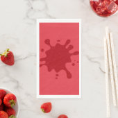Serviettes en papier rouges éclaboussées de tomate (En situation)