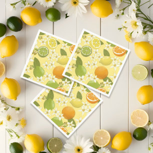Serviettes en papier sur les fruits d'été citrique