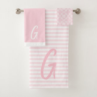 Serviettes roses et serviettes de bain Monogram