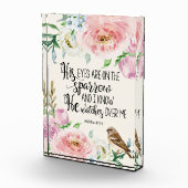 "Ses yeux sont bloc de photo sur moineau" (Droite)