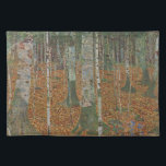 Set De Table Forêt de bouleau par Gustav Klimt, Art Nouveau Vin<br><div class="desc">Birch Forest (vers 1903) de Gustav Klimt est une peinture vintage de l'époque victorienne symbolisant un paysage d'art de grande qualité présentant une scène naturelle. Une forêt de bouleaux et de feuilles en automne avec des feuilles bruns éparpillés sur le sol. À propos de l'artiste : Gustav Klimt (1862-1918) était...</div>