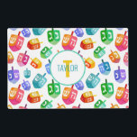 Set De Table Stratifié Hanoukka Dreidels Rainbow Watercolor Holiday<br><div class="desc">Motif de vacances Hanoukka Dreidels Rainbow Watercolor. Chanukah rêve dans l'eau arc-en-ciel multicolore.</div>