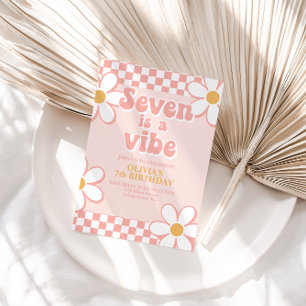 Seven is a Vibe Retro Check Roze Madeliefje Kaart