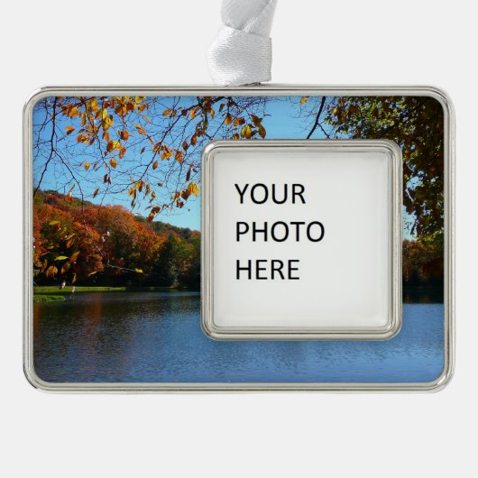 Seven Springs-Herfst Trees en Pond Verzilverd Kader Ornament (Voorkant)