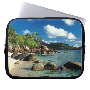 Seychellen, Mahe eiland, Anse Royale strand. 3 Laptop Sleeve