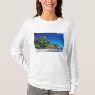 Seychelles, Mahe eiland, Anse Royale strand. 2 T-shirt
